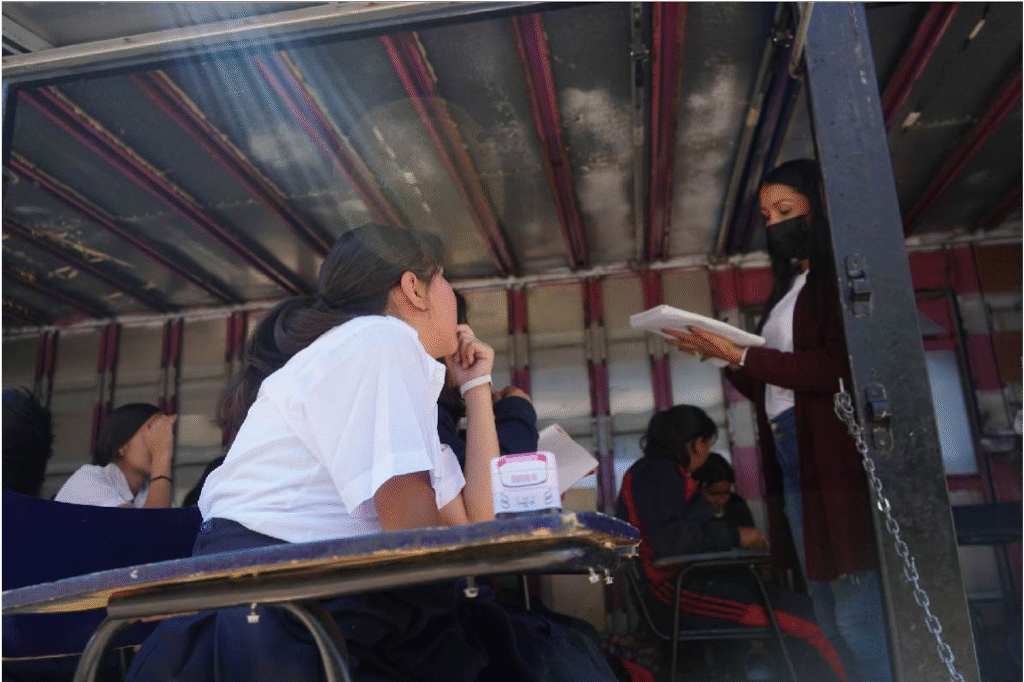 Becas educativas del Plan Michoacán no son nuevas, ni resuelven violencia, señalan especialistas