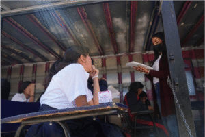 Becas educativas del Plan Michoacán no son nuevas, ni resuelven violencia, señalan especialistas