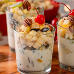 Así se prepara la ensalada de manzana: 3 versiones navideñas imperdibles