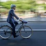 El Pedal del Cambio: Por qué la Bicicleta es tu Mejor Aliada para una Vida Plena