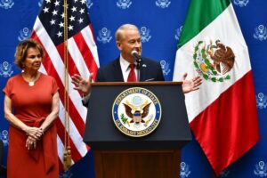 EUA prepara ofensiva judicial contra 'narcopolíticos' mexicanos; usarán a hijos del Chapo